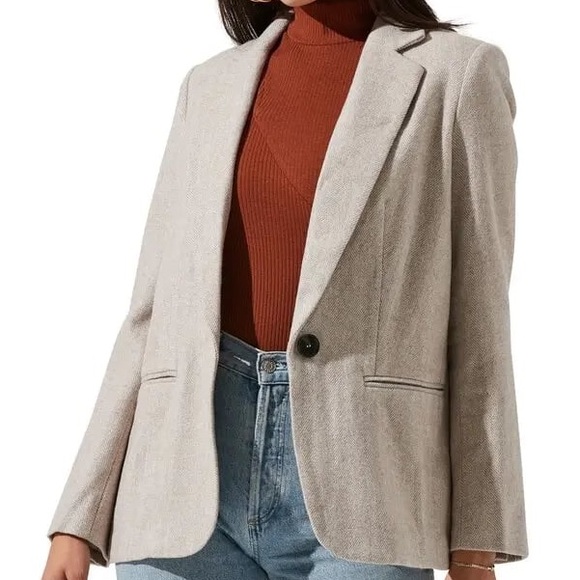 ASTR Oversized Wool Blazer - Picture 2 of 8